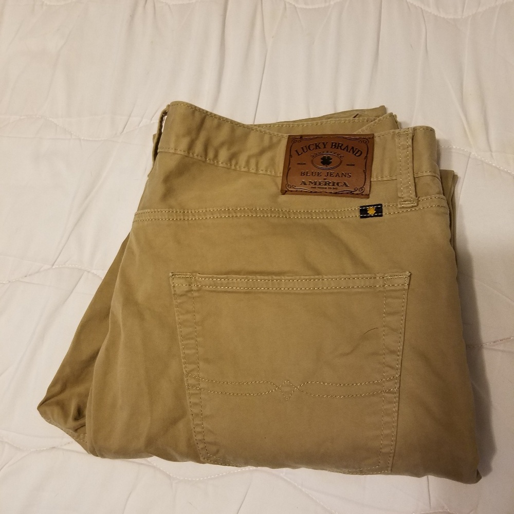 36 X32 Lucky Brand Khaki Pants
